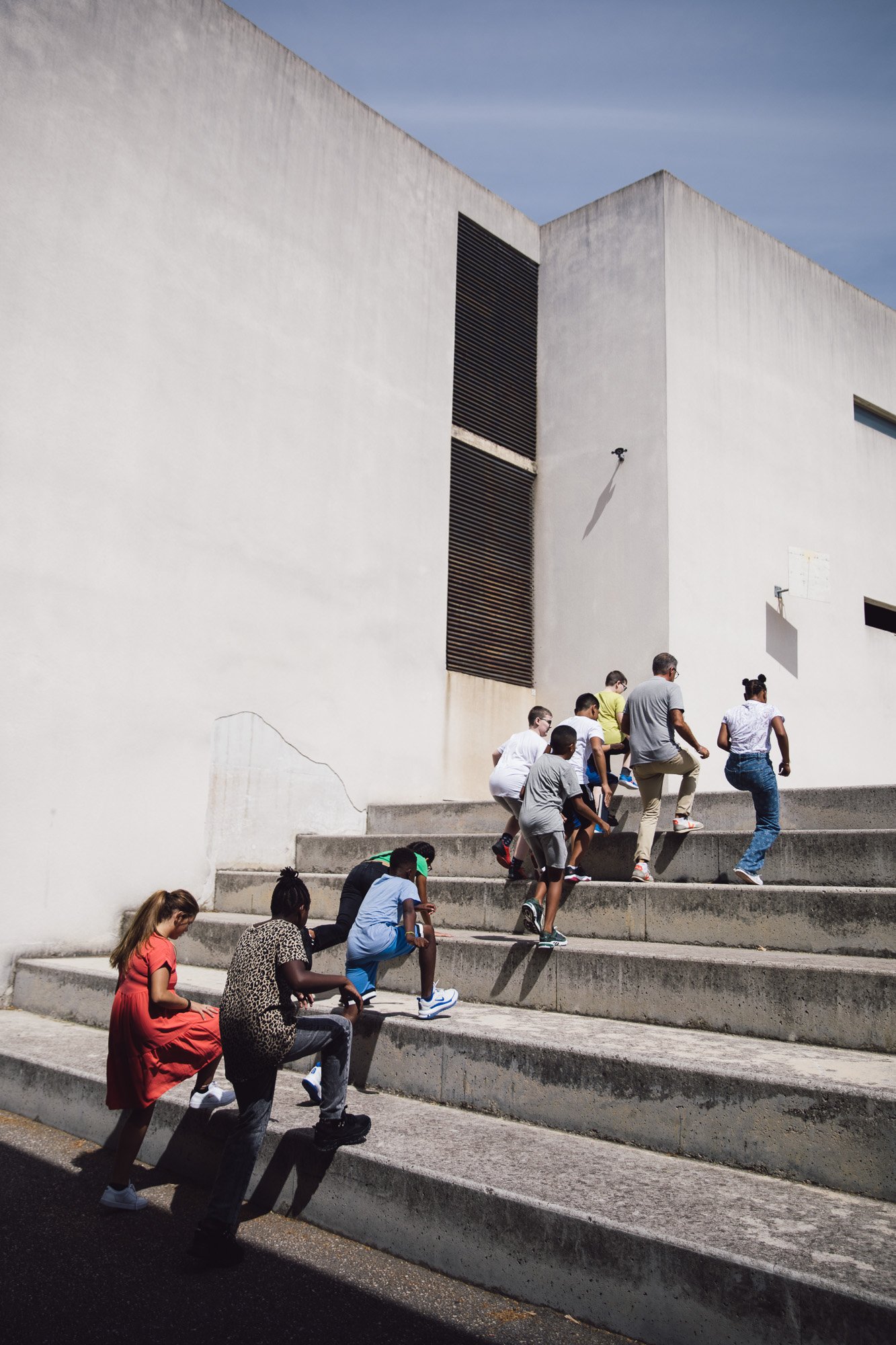 Steps too big for them. It's the start of the new school year at the Collège Jacques Prévert, which is bursting at the seams with 600 pupils.
