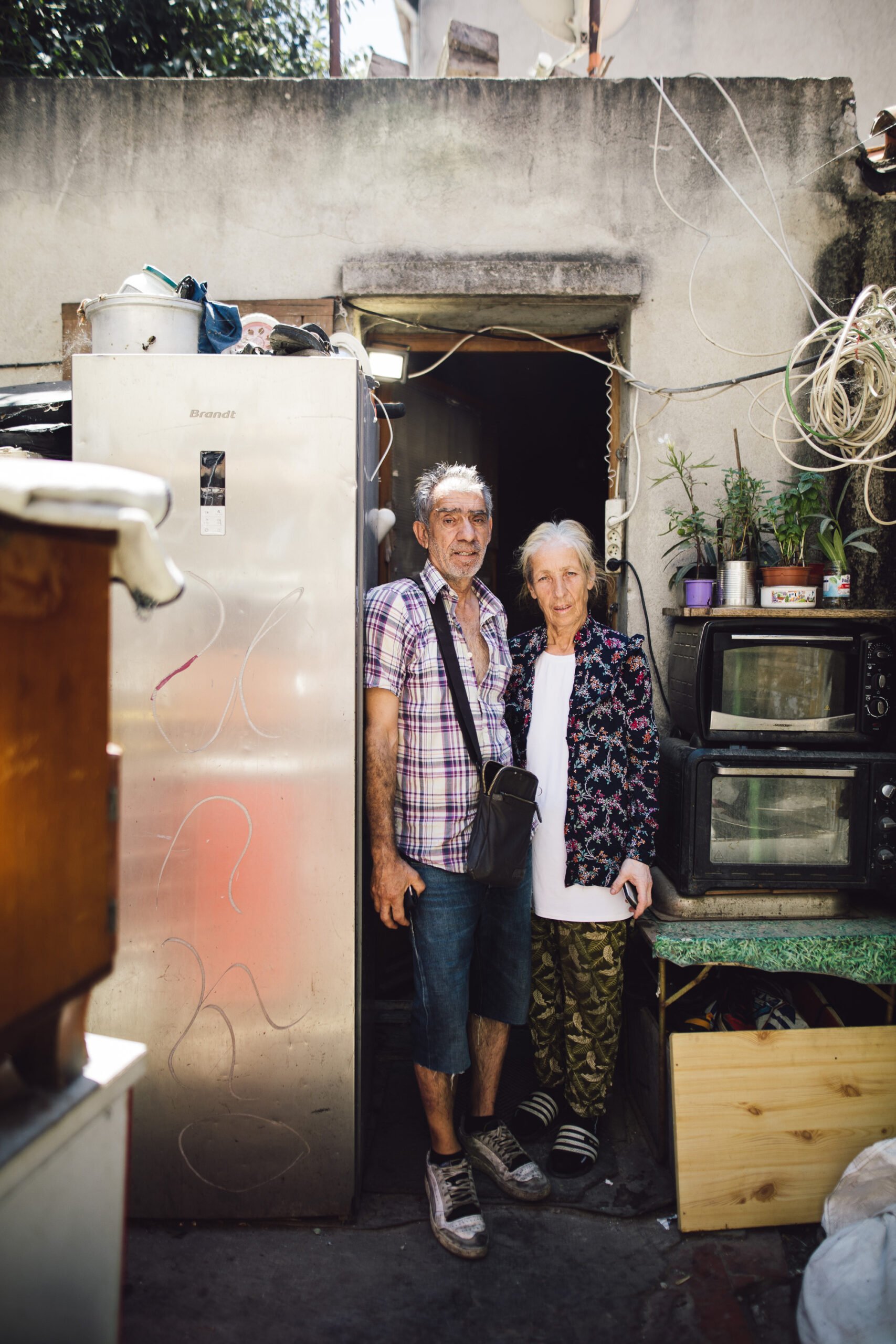 Stefan and Fanka, residents of a squat for Roma people from Bulgaria in Marseille's 3rd arrondissement (rue Félix Pyat).